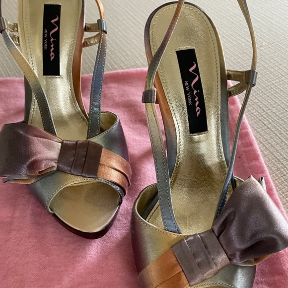 Nina Shoes Shoes - Nina Satin Peep-toe Pump